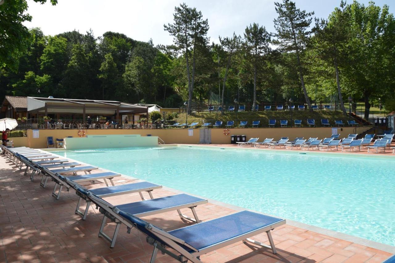 Camping Village Mugello Verde 산 피에로 아 시에베 외부 사진